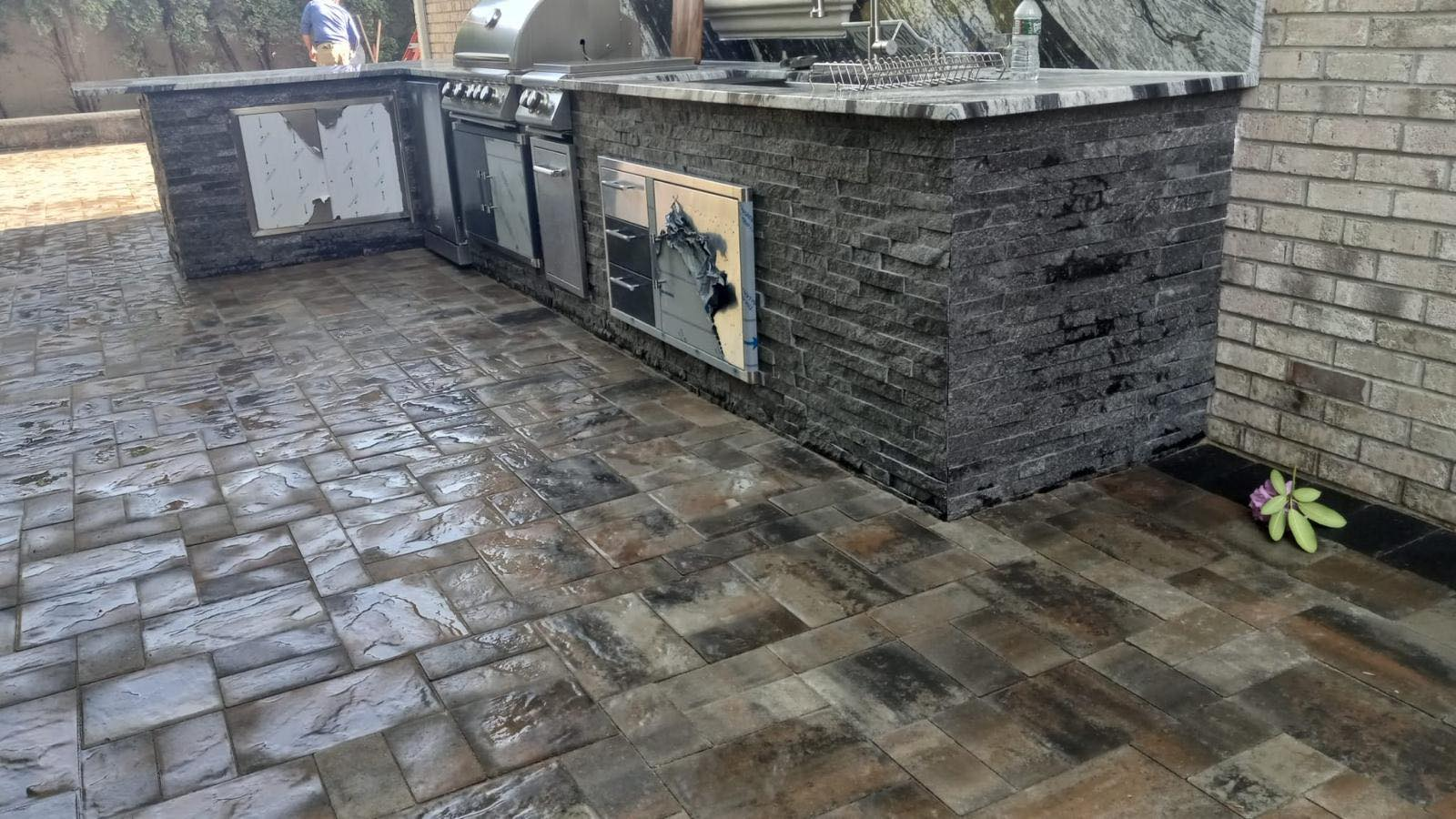 Outdoor Kitchens & Hardscape